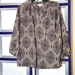 Loft Outlet   Size is Medium   Color is Black, White and several shades of Brown